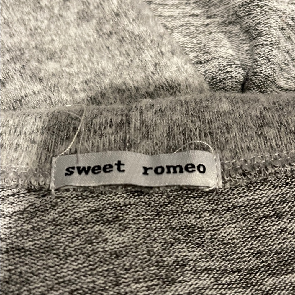 Sweet Romeo Gray Star Pattern Cape - Picture 7 of 7